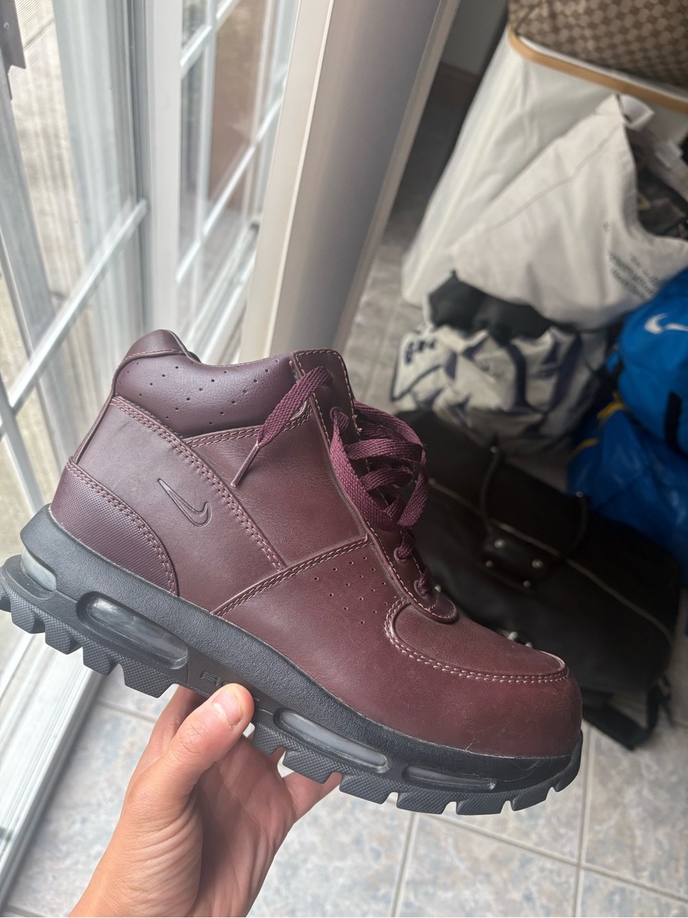 NIKE ACG AIR MAX GOADOME BOOTS 8.5 BROWN/BURGUNDY
